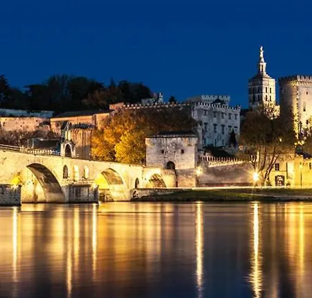 Bateau A Quai Le Chardonnay Avignon